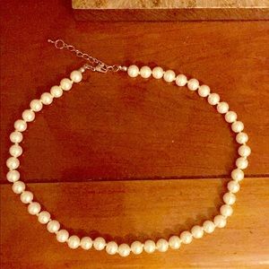 Pearl necklace with adjustable link